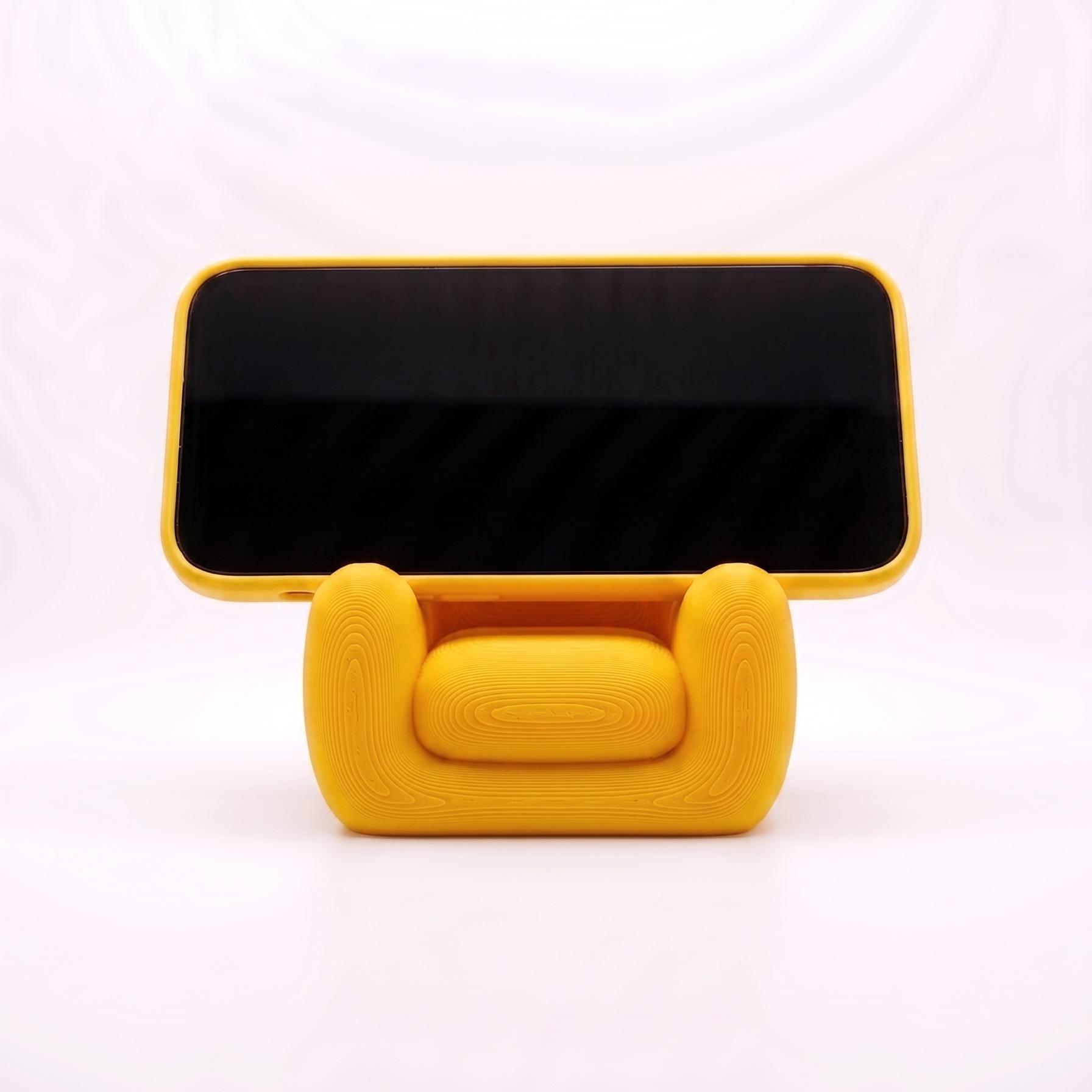 Soporte para Celular en Forma de Silloncito | Base de Escritorio Chic — Amarillo